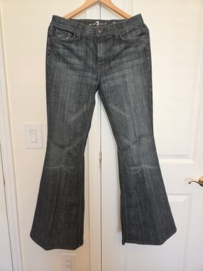 7 For All Mankind Bell Bottom Jeans – Dark Wash – Embroidered Pocket NWOT